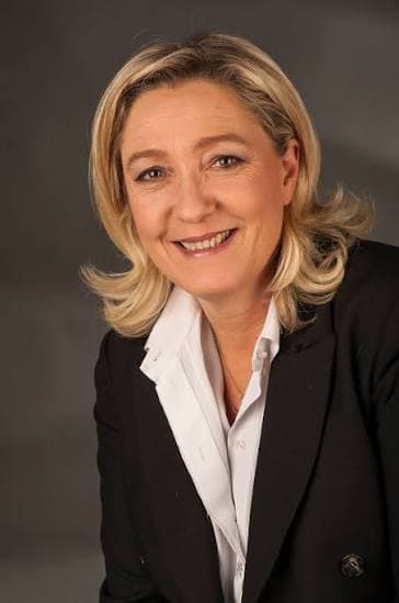 Francia, Le Pen lancia la sfida per l'Eliseo: «È uno scontro contro le forze del declino»