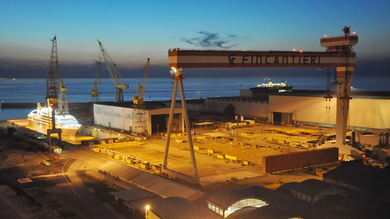 Fincantieri, fiammata nel cantiere di Ancona: muore un operaio di 54 anni, gravissimo un collega